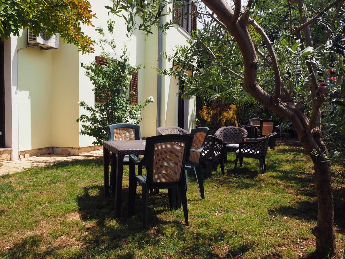 Dea Apartments Pula Exterior foto